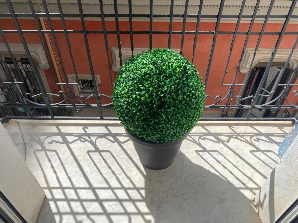 “La Pinta” Elegante Appartamento Al Vomero Naples Exterior photo